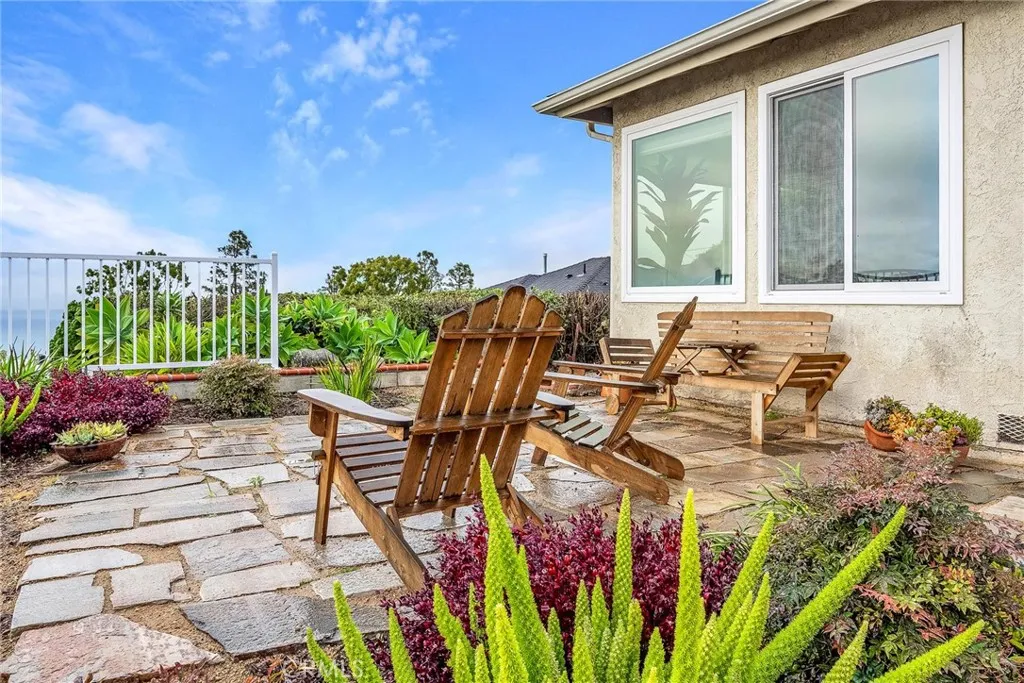 641 Via Los Miradores, Redondo Beach, California 90277 home-pic-5