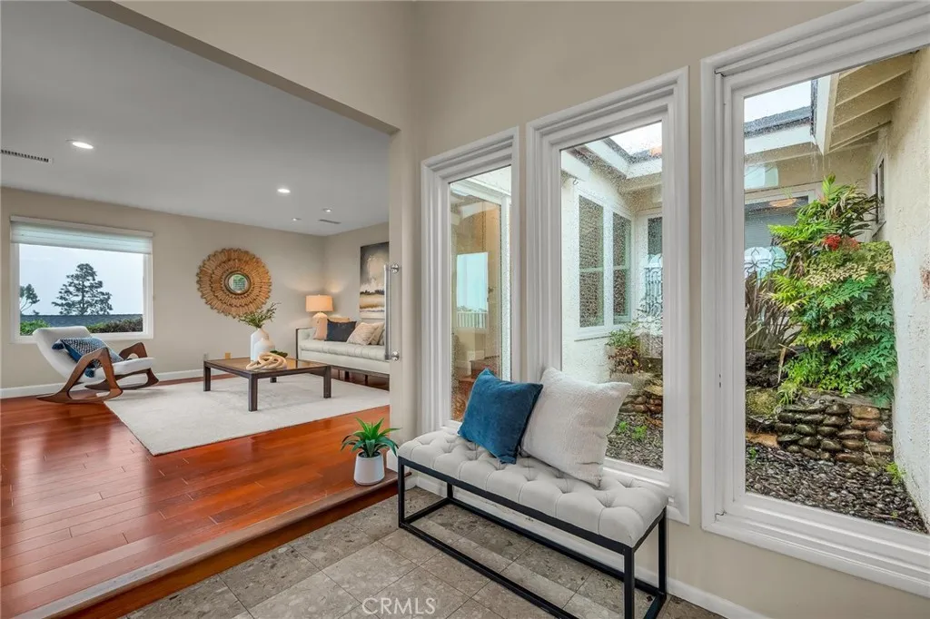641 Via Los Miradores, Redondo Beach, California 90277 home-pic-8