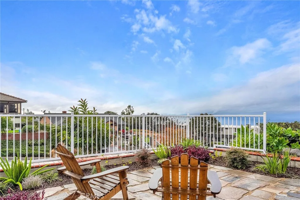 641 Via Los Miradores, Redondo Beach, California 90277 home-pic-4
