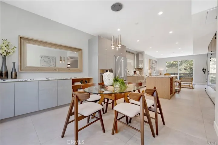 14570 1/2 Dickens Street, Sherman Oaks, California 91403