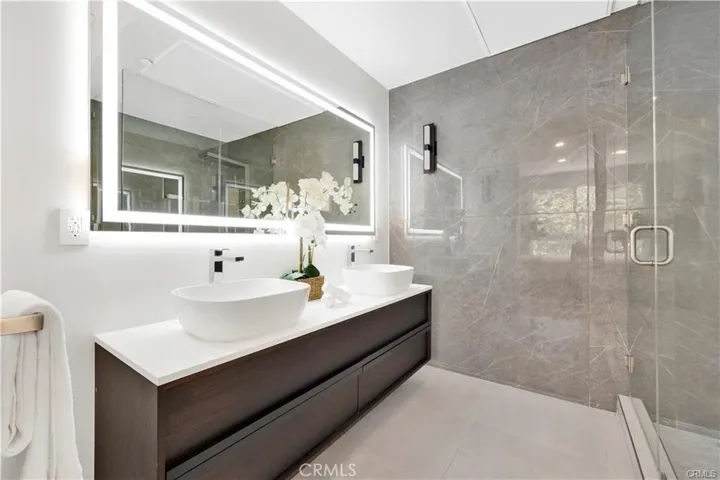 14570 1/2 Dickens Street, Sherman Oaks, California 91403