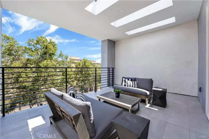 14570 1/2 Dickens Street, Sherman Oaks, California 91403