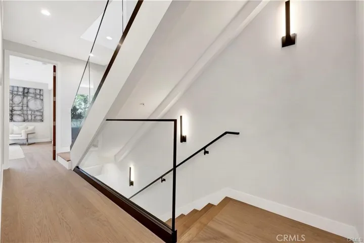 14570 1/2 Dickens Street, Sherman Oaks, California 91403