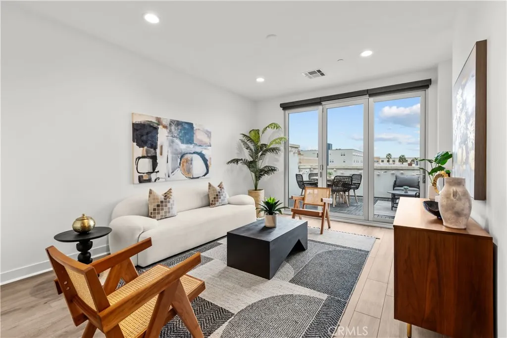 255 Elm, Long Beach, California 90802 home-pic-13