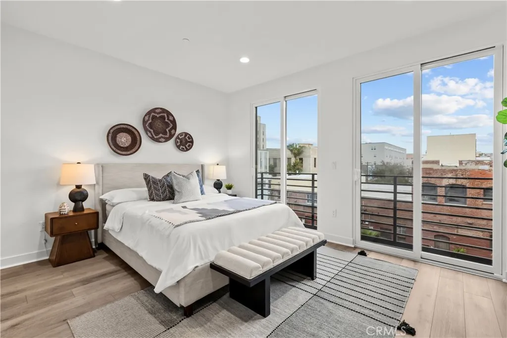 255 Elm, Long Beach, California 90802 home-pic-8