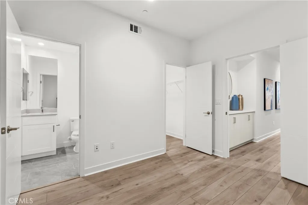255 Elm, Long Beach, California 90802 home-pic-11
