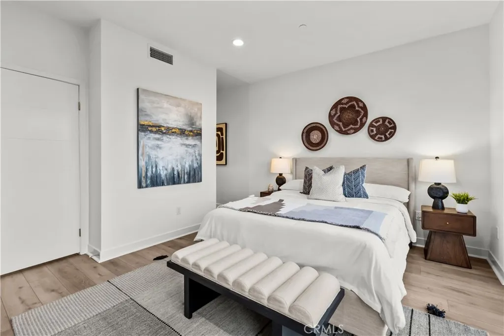 255 Elm, Long Beach, California 90802 home-pic-7