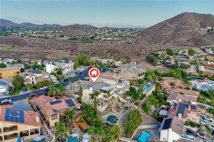 28856 Yosemite, Canyon Lake, California 92587