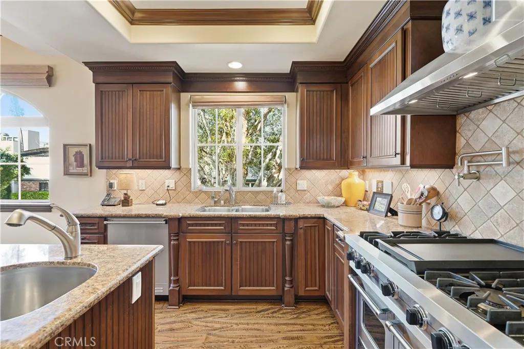 202 Avenue C, Redondo Beach, California 90277 home-pic-11