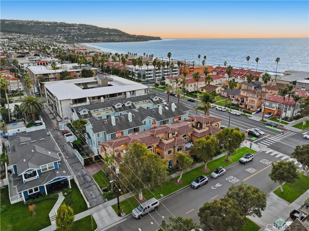 202 Avenue C, Redondo Beach, California 90277 home-pic-3