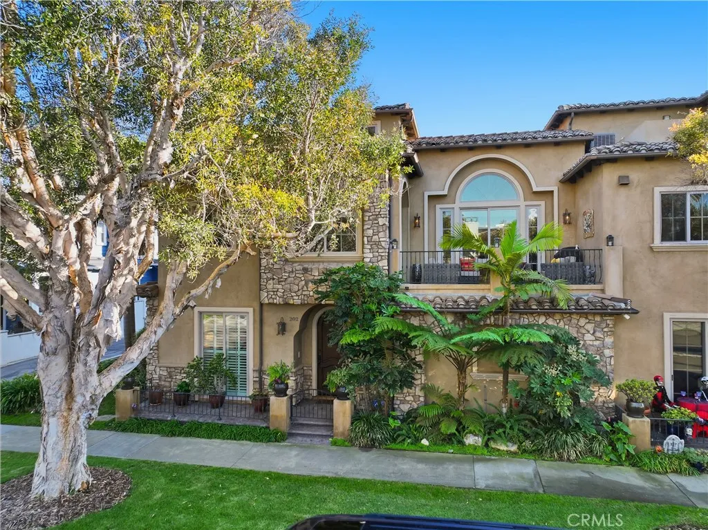 202 Avenue C, Redondo Beach, California 90277 home-pic-40