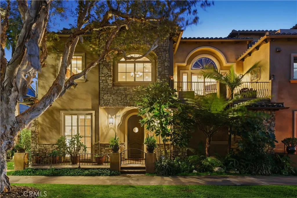 202 Avenue C, Redondo Beach, California 90277 home-pic-1