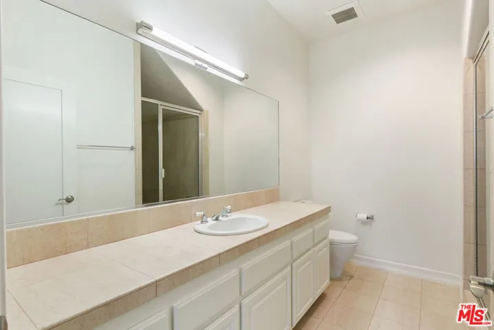 En-suite Bathroom for Lower Be