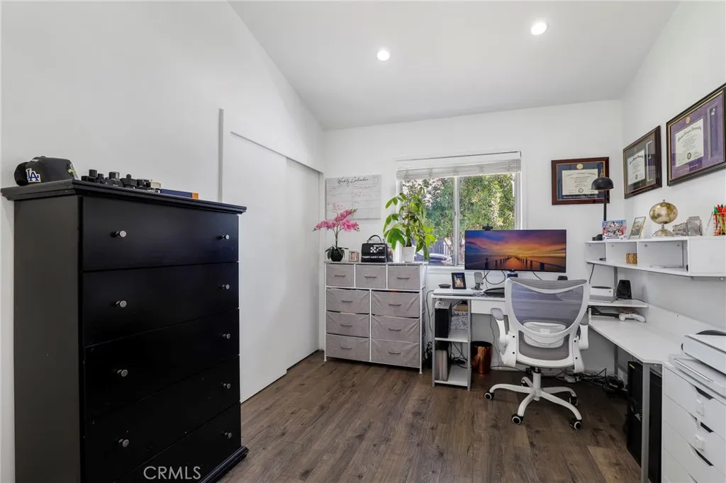 13345 Calcutta, Sylmar, California 91342 home-pic-19