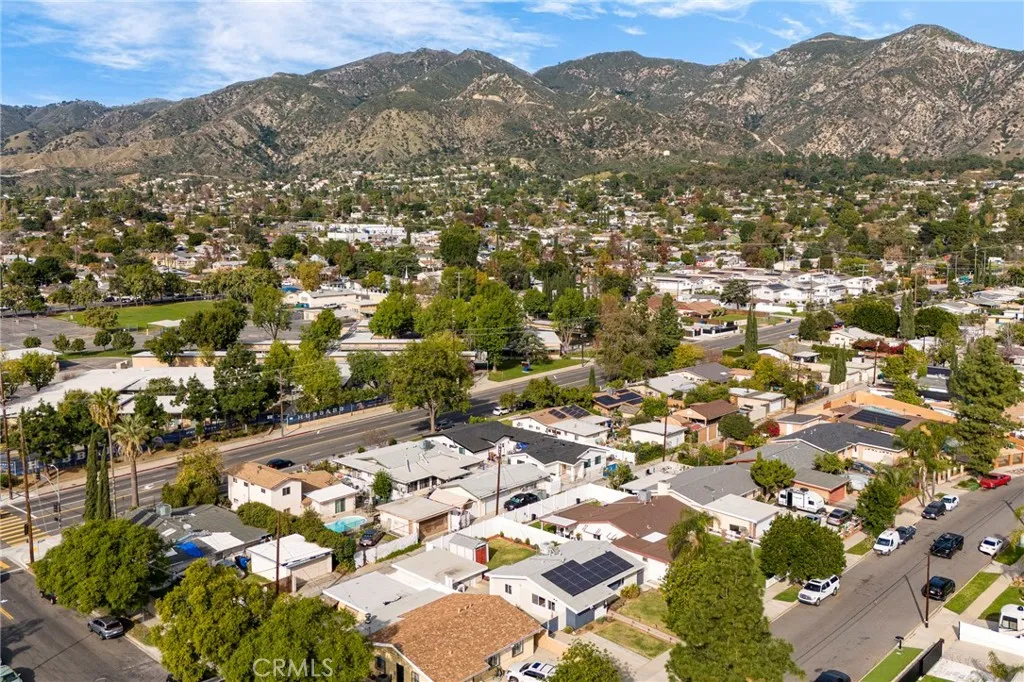 13345 Calcutta, Sylmar, California 91342 home-pic-31