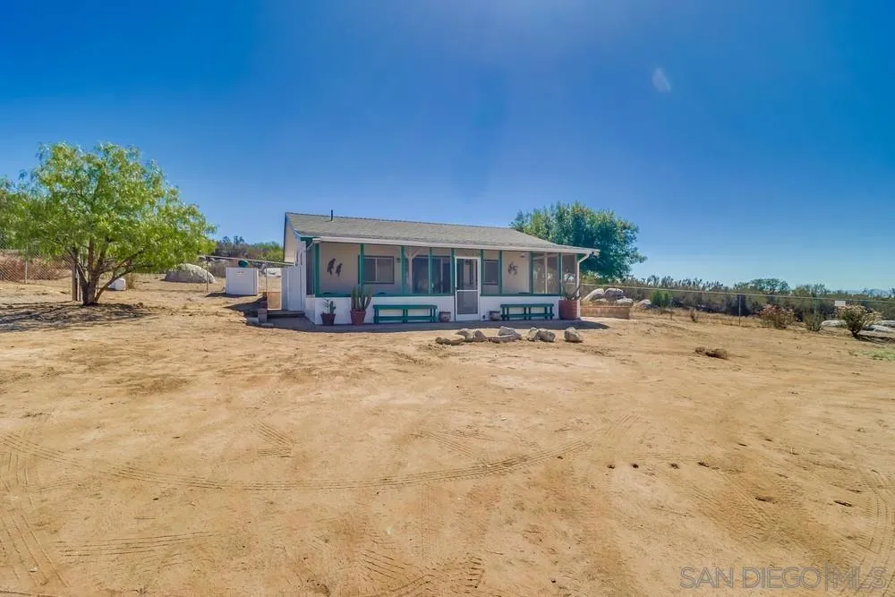 2036 Boulder Oaks Rd, Potrero, California 91963 home-pic-3