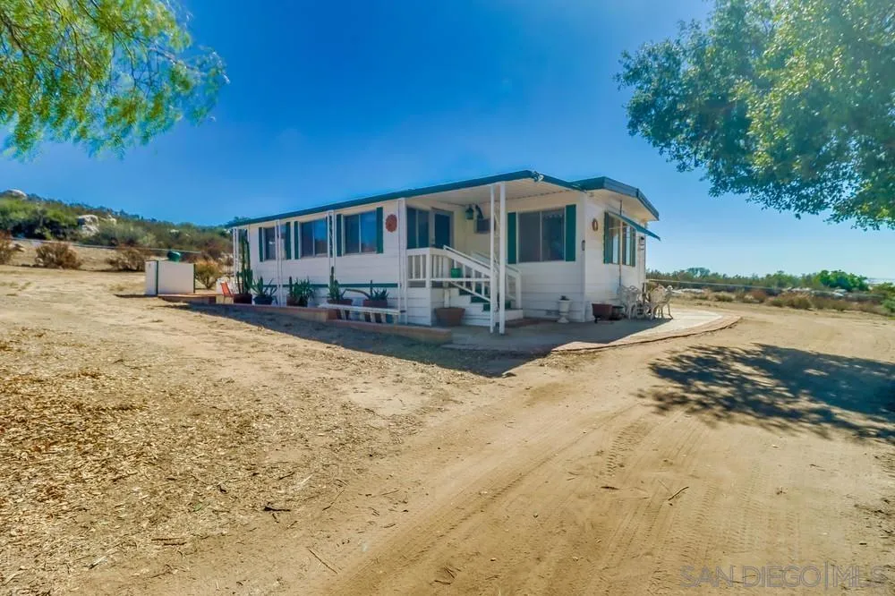 2036 Boulder Oaks Rd, Potrero, California 91963 home-pic-12