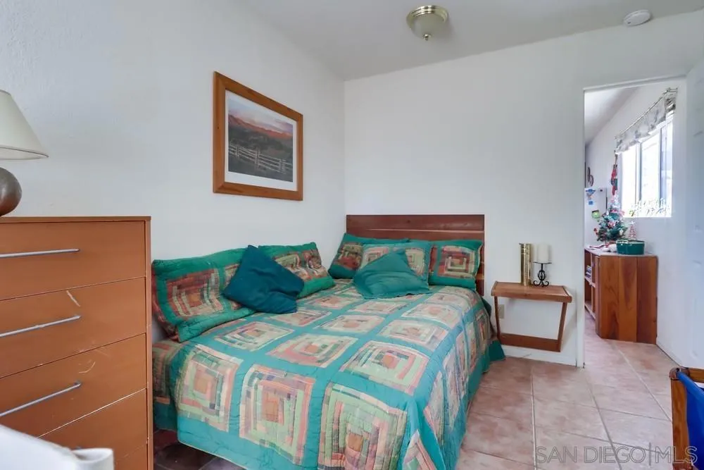 2036 Boulder Oaks Rd, Potrero, California 91963 home-pic-9