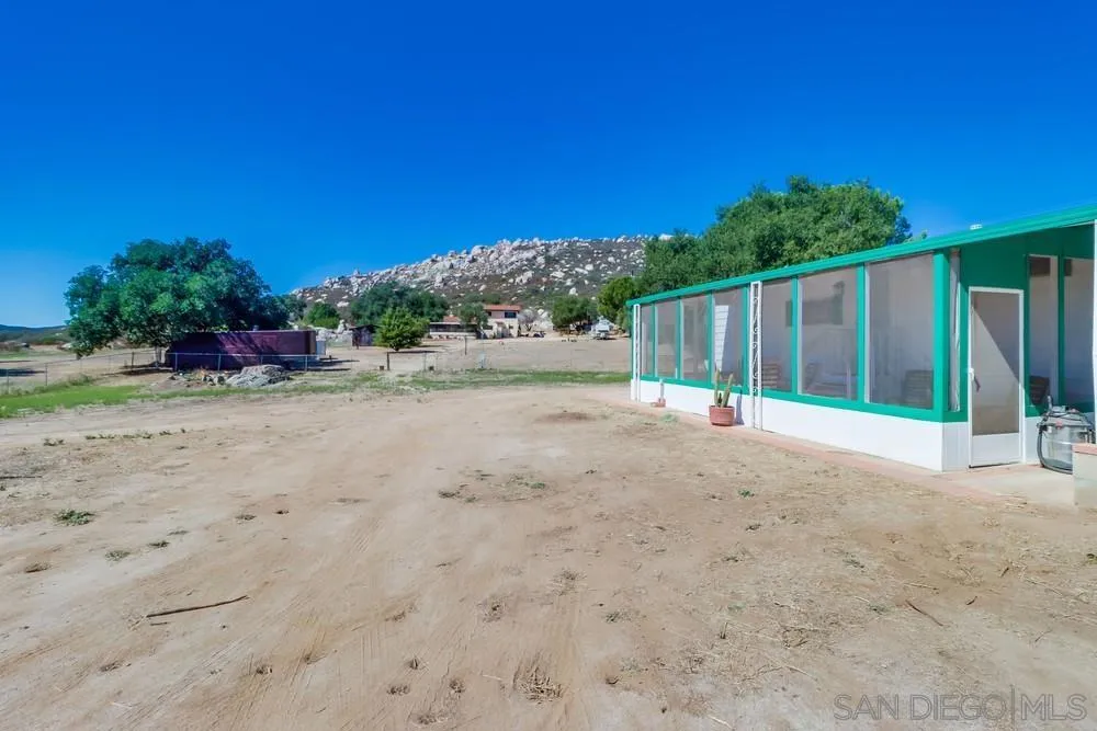 2036 Boulder Oaks Rd, Potrero, California 91963 home-pic-11