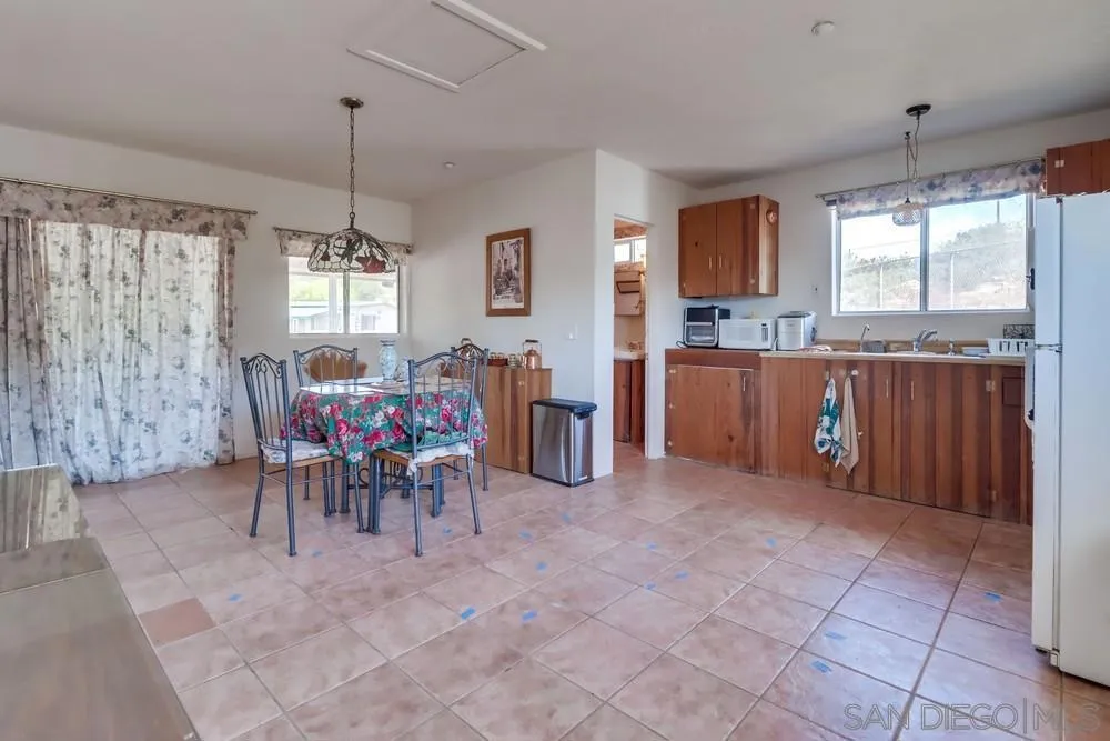 2036 Boulder Oaks Rd, Potrero, California 91963 home-pic-8