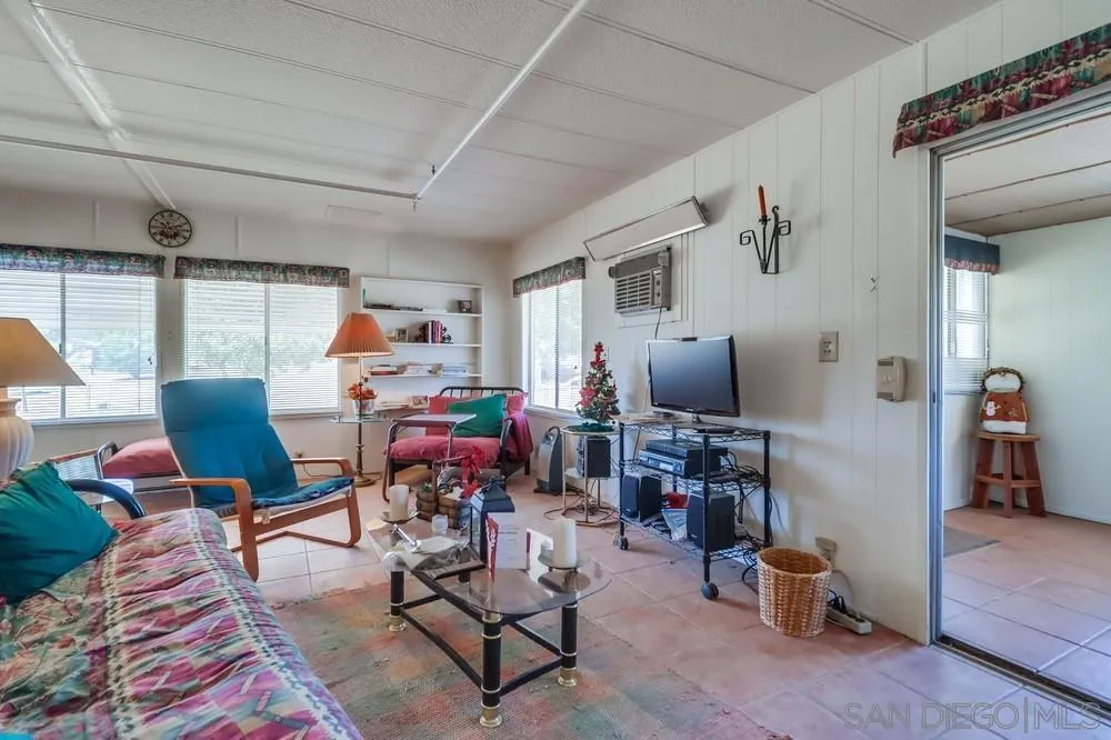 2036 Boulder Oaks Rd, Potrero, California 91963 home-pic-17
