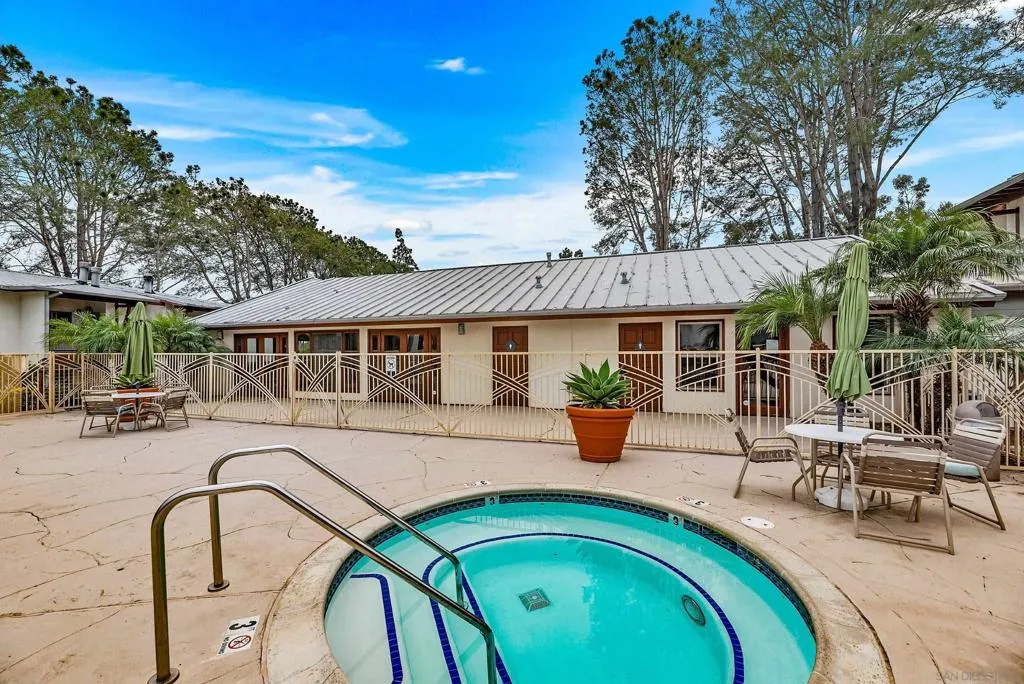 1810 S El Camino Real 101, Encinitas, California 92024 home-pic-27