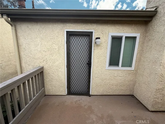 Bonus Room Entry accessed via breezeway!