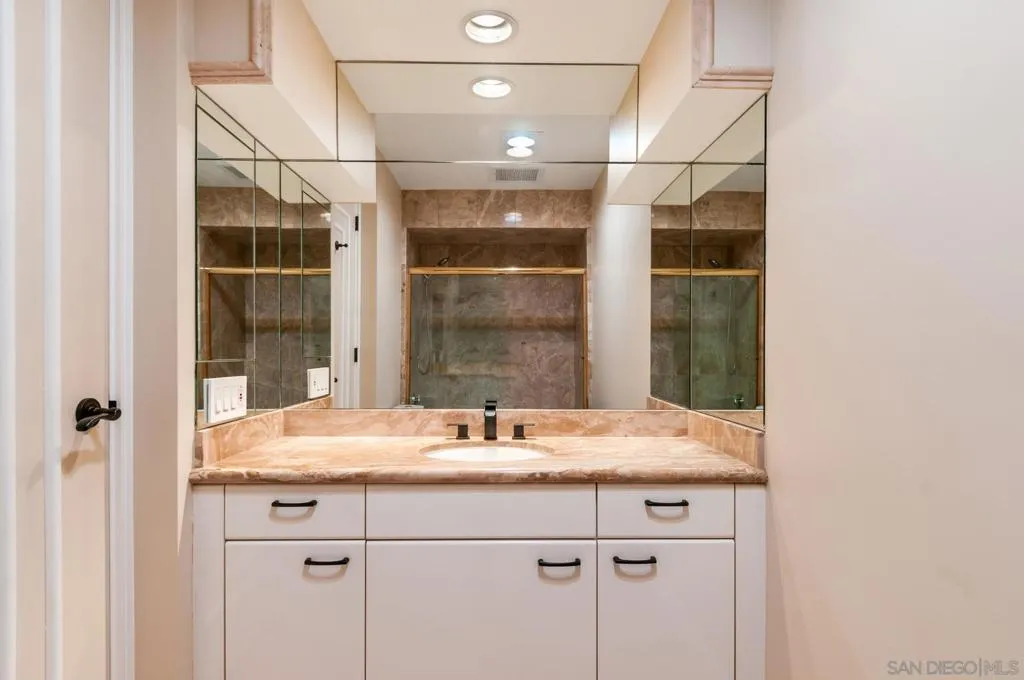 100 Harbor Dr 2104, San Diego, California 92101 home-pic-38