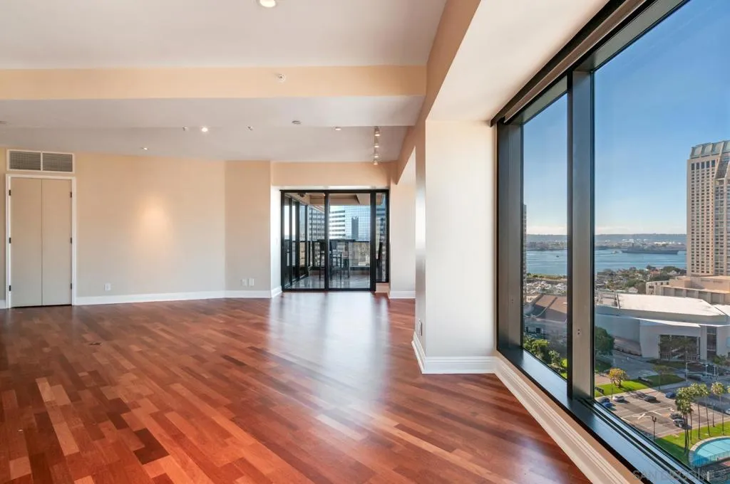 100 Harbor Dr 2104, San Diego, California 92101 home-pic-10
