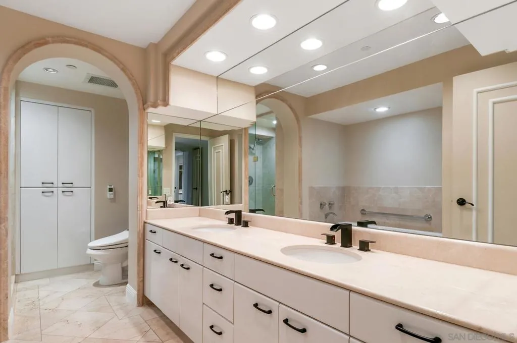 100 Harbor Dr 2104, San Diego, California 92101 home-pic-29