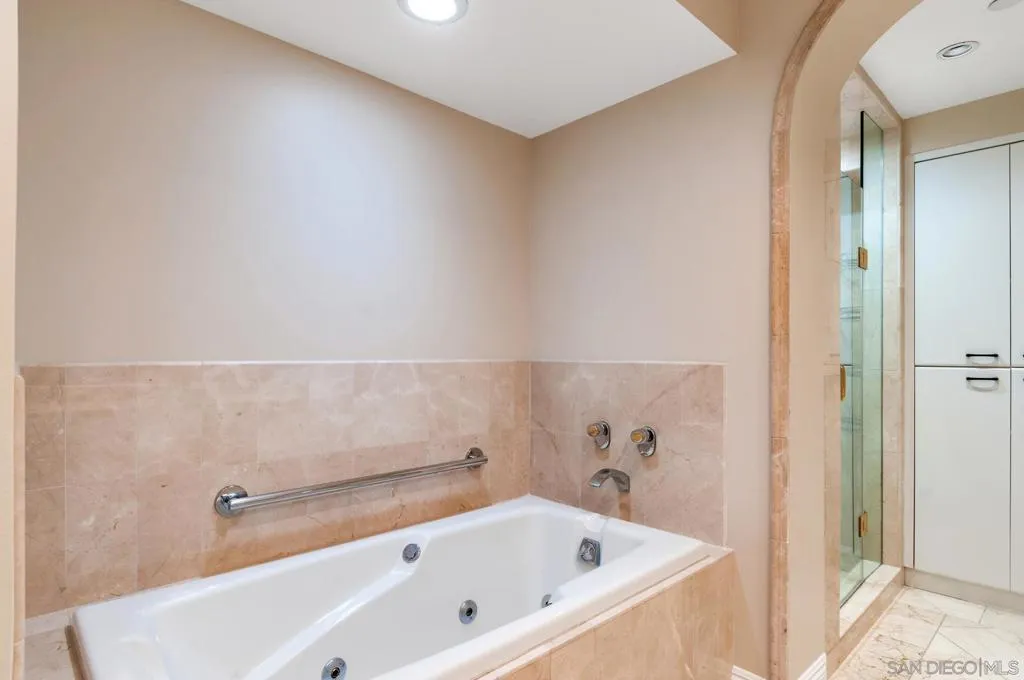 100 Harbor Dr 2104, San Diego, California 92101 home-pic-30