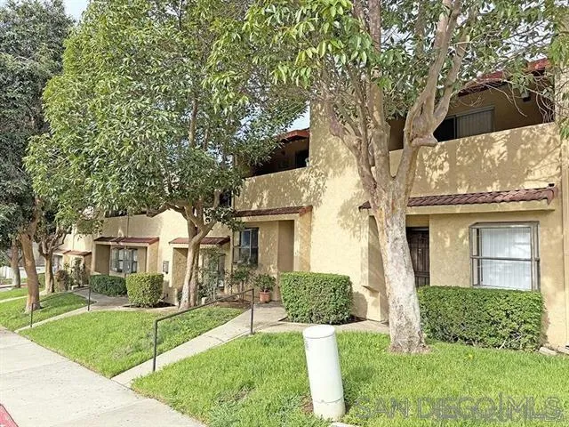 4562 Twain Avenue 13, San Diego, California 92120 home-pic-1