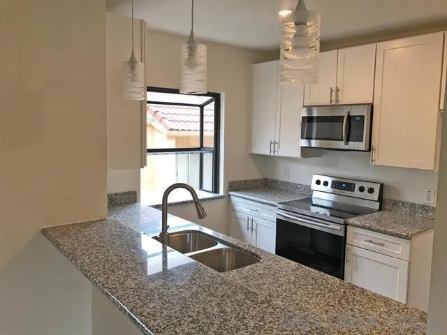 4562 Twain Avenue 13, San Diego, California 92120 home-pic-5