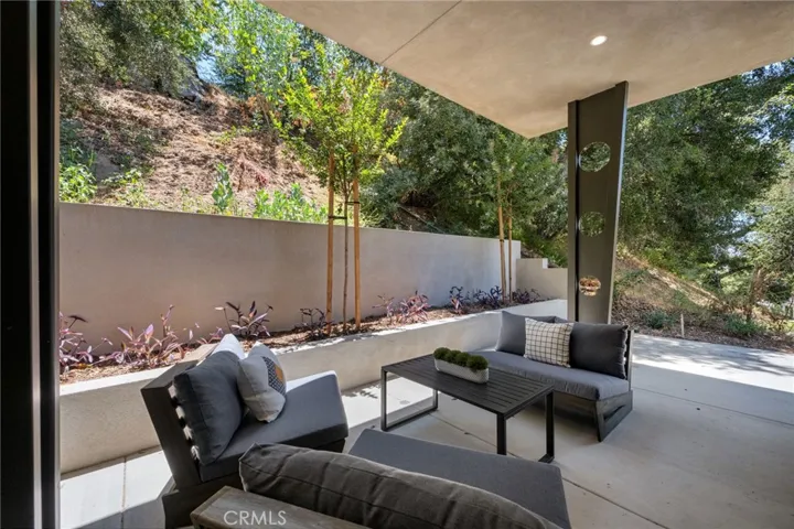 620 Baldwin Court, Sierra Madre, California 91024