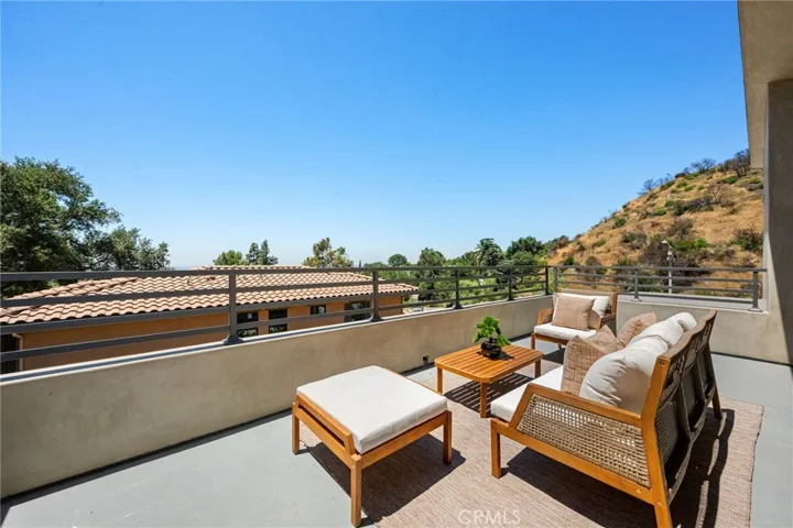 620 Baldwin Court, Sierra Madre, California 91024