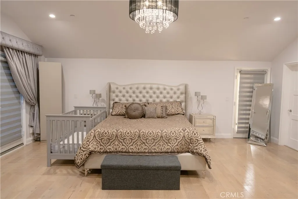 1135 E Verdugo Avenue, Burbank, California 91501 home-pic-29