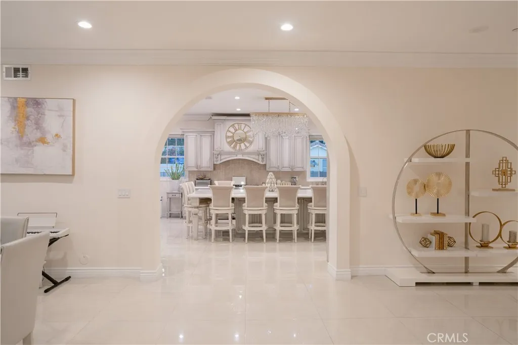 1135 E Verdugo Avenue, Burbank, California 91501 home-pic-14