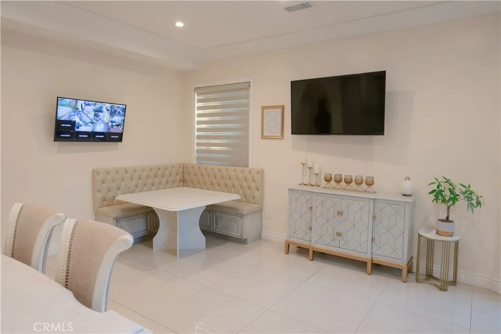 1135 E Verdugo Avenue, Burbank, California 91501 home-pic-7