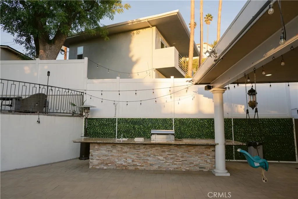 1135 E Verdugo Avenue, Burbank, California 91501 home-pic-56