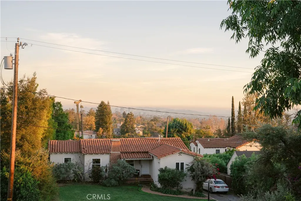 1135 E Verdugo Avenue, Burbank, California 91501 home-pic-59