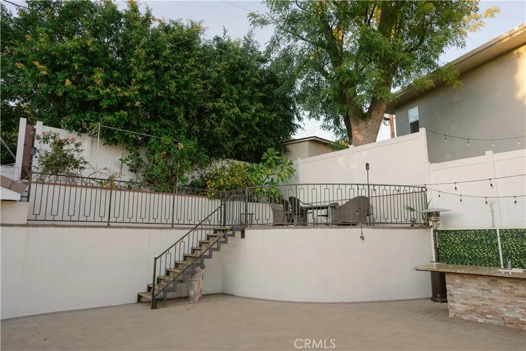 1135 E Verdugo Avenue, Burbank, California 91501 home-pic-57