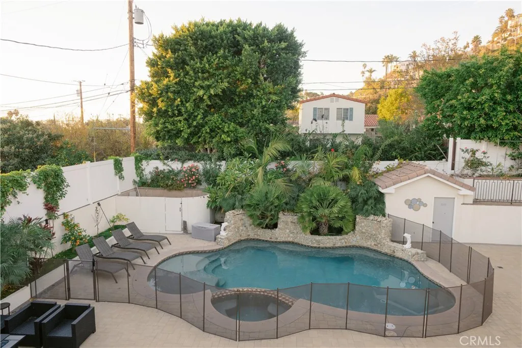 1135 E Verdugo Avenue, Burbank, California 91501 home-pic-52