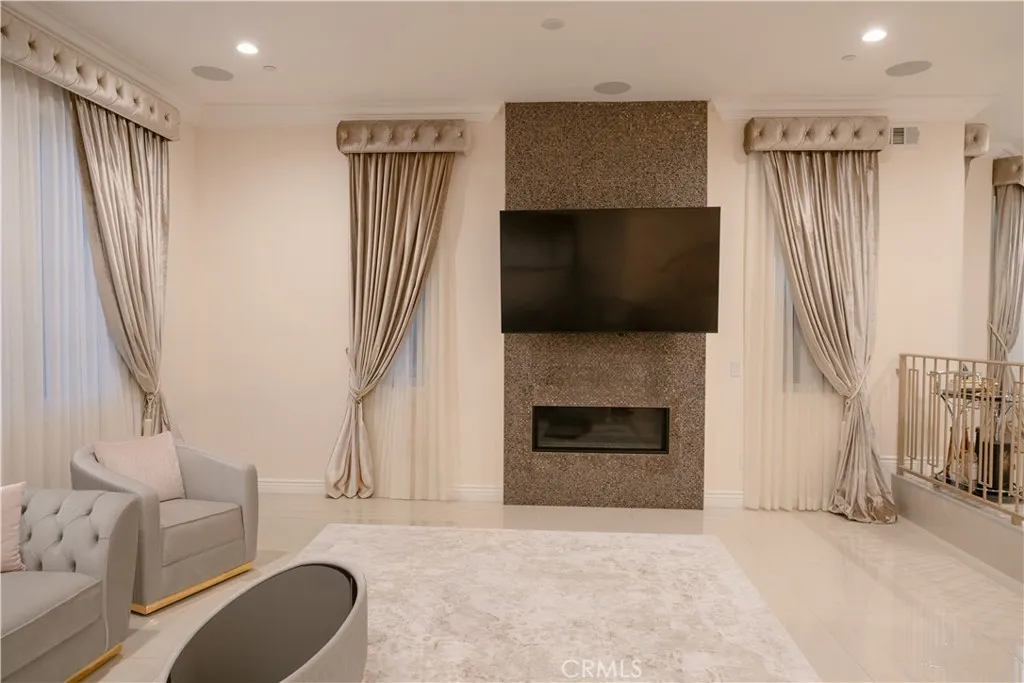 1135 E Verdugo Avenue, Burbank, California 91501 home-pic-24