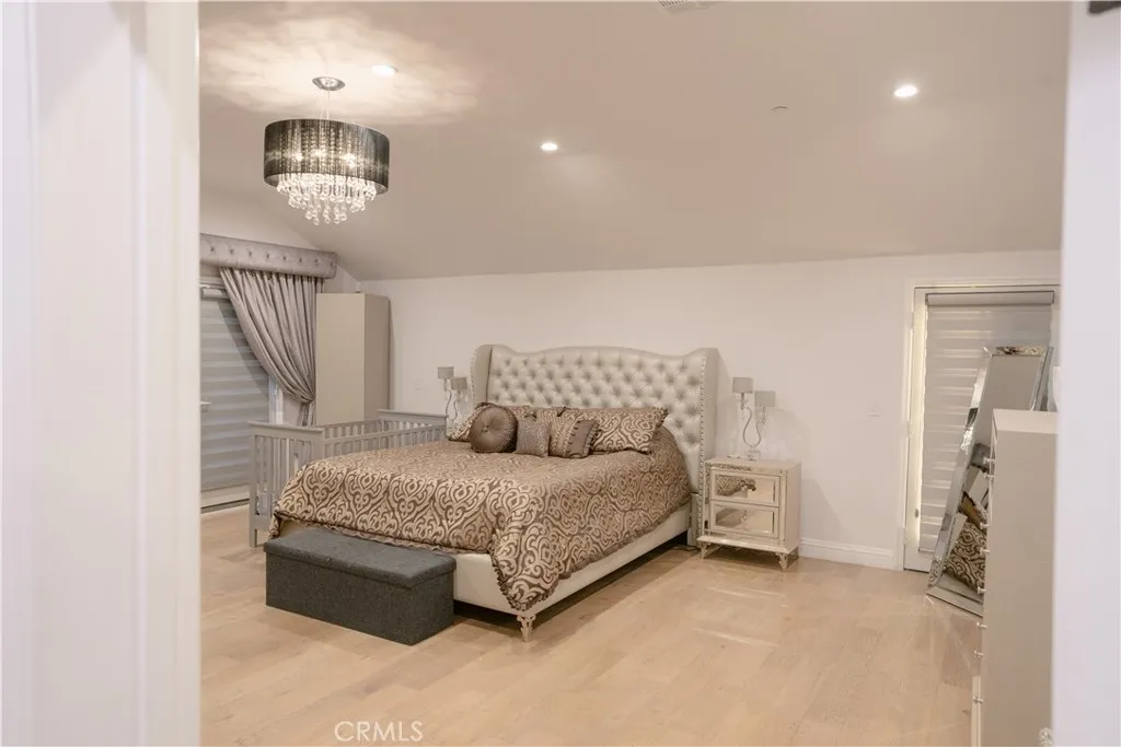 1135 E Verdugo Avenue, Burbank, California 91501 home-pic-30