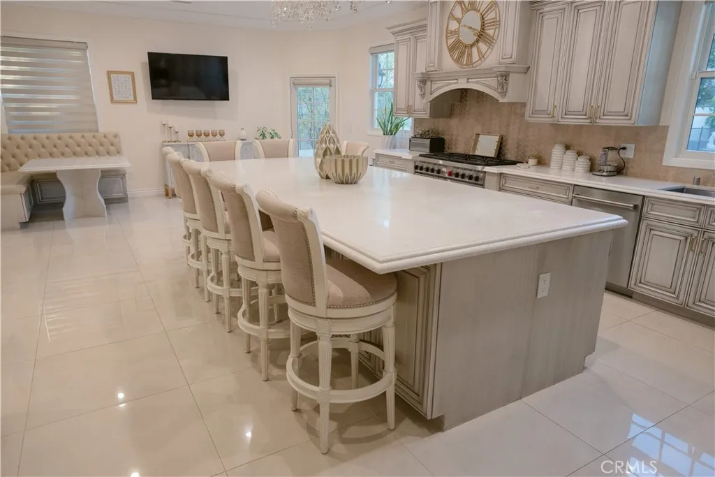 1135 E Verdugo Avenue, Burbank, California 91501 home-pic-8