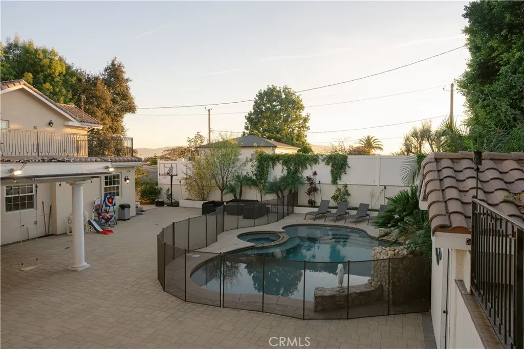 1135 E Verdugo Avenue, Burbank, California 91501 home-pic-53