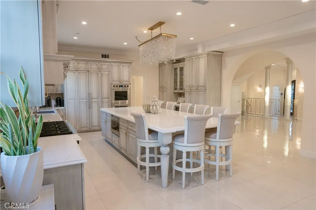 1135 E Verdugo Avenue, Burbank, California 91501 home-pic-4