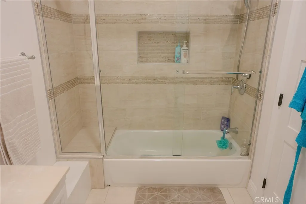 1135 E Verdugo Avenue, Burbank, California 91501 home-pic-41