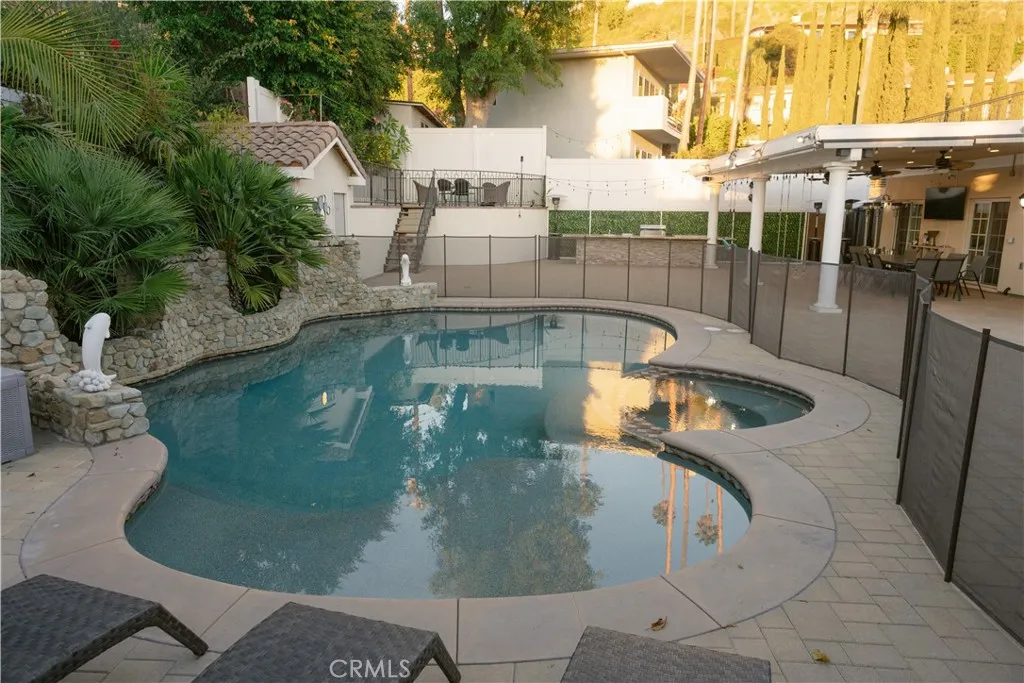 1135 E Verdugo Avenue, Burbank, California 91501 home-pic-49