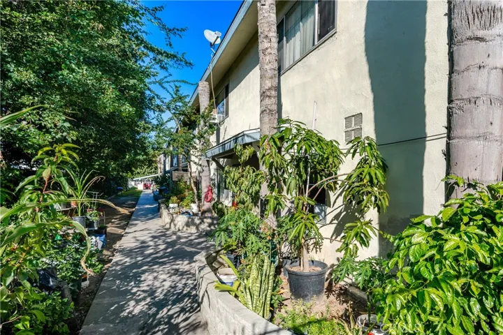 4660 Clara, Cudahy, California 90201